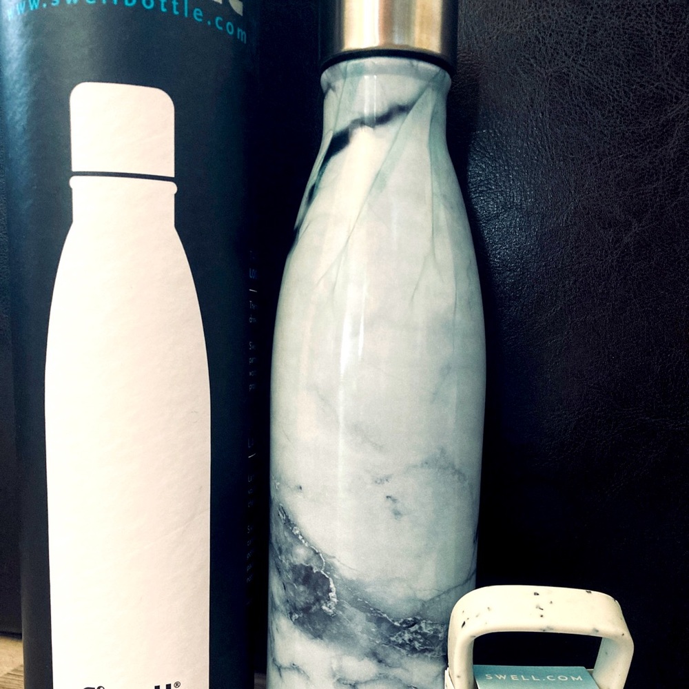 Brand New S’well Marble 17oz. W. Free attachment
